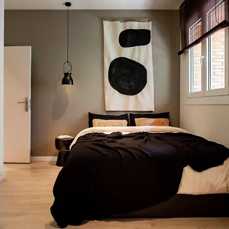 Rissani - 2 Bedrooms In Sant Gervasi アパート *